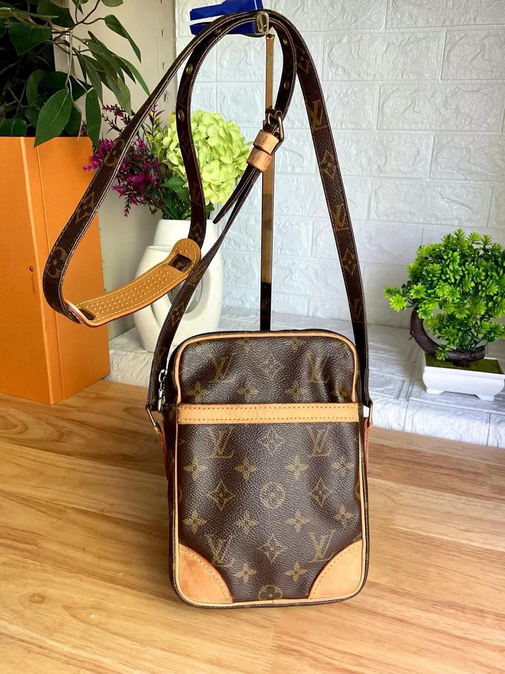 ✅LV AUTHENTIC Monogram Messenger UNISEX Bag LOUIS Vuitton - Picture 4 of 14